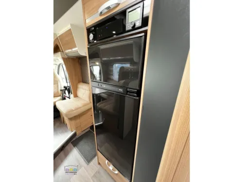 Adria Matrix M 670 SL Length and Lift Bed photo: 12