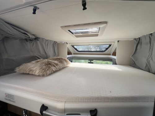 Sunlight T68 Adventure Edition 9T AUT ENKELE BEDDEN+HEFBED foto: 3