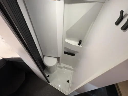 Adria Twin 640 SLB 60 Years / 180pk Automatik Foto: 10