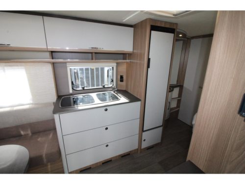 B&uuml;rstner IC Line 460 TS Mover, Portabicicletas, Toldo foto: 6