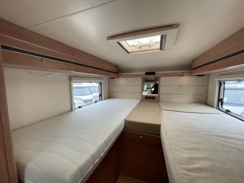 Knaus Vansation 600 TI Single Beds Garage photo: 10