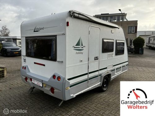 Knaus Eifelland Holiday super neat transverse bed cassette awning photo: 2