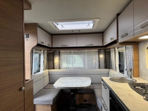 Knaus Sport 450 FU Franz&ouml;sisches Bett Sackmarkise Foto: 14