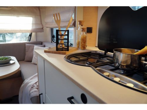 LMC Style 440 D model 2027, French bed photo: 27