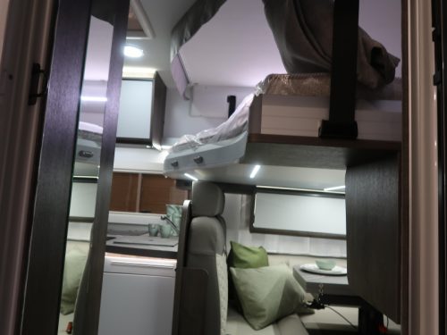 Benimar Cocoon 496 QUEENS BED Foto: 18