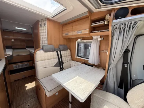 Dethleffs Advantage T 6611 Single Beds 59000 km photo: 12