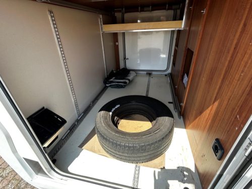 Eura Mobil Terrestra 650 EB TV, Maxxfan, Res.wiel  photo: 5