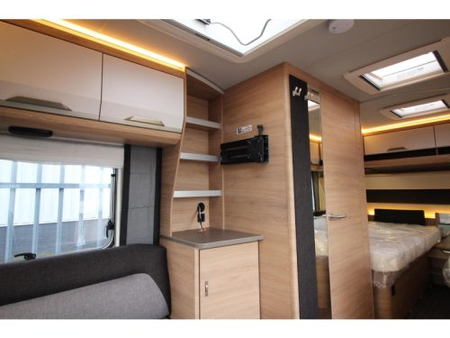 Knaus Sudwind Black Selection 460 EU AIRCO ACTIE photo: 16