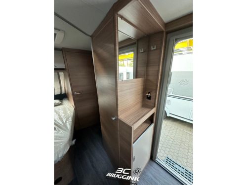 Knaus Sport 450 FU FRANZ&Ouml;SISCHES BETT Fu&szlig;bodenheizung Foto: 3
