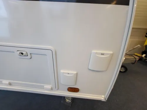 Knaus Sport 400 QD super compleet af fabriek  foto: 2