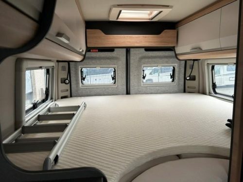 Knaus Boxlife 600ME Platinum Selection with pop-top roof photo: 10