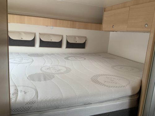 Knaus Van Ti 600 ME &ndash; Complete 3 liter 160 HP Semi-integrated, fixed bed, half-dinette, swivel seats Motorhome centre on the road photo: 21