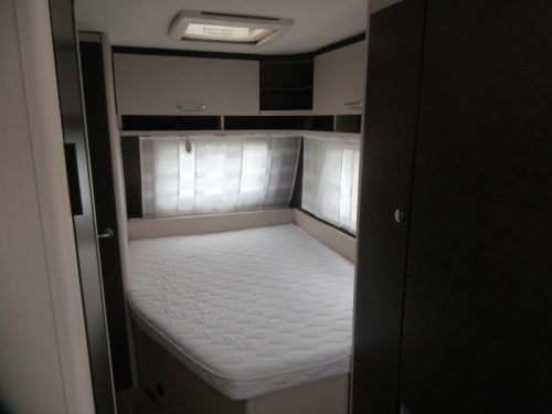 Dethleffs C'Go 495 FR WITH MOVER AND THULE AWNING photo: 4