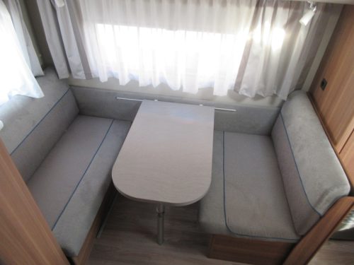 Weinsberg CaraOne Edition HOT 390 MET VOORTENT Foto: 9