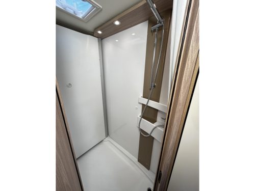 B&uuml;rstner Lyseo M Harmony Line 660 Franz&ouml;sisches Bett/Automaat/2020! Foto: 14