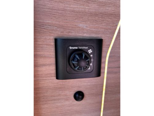 Knaus Sudwind Black Selection 450 FU Temporary Special Offer Package photo: 16