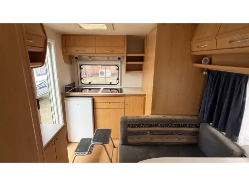 Beyerland Vitesse 460 MD Heckk&uuml;che Sitzgruppe Festbett Foto: 1