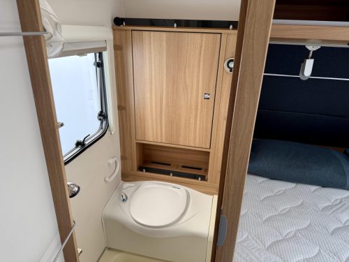 Dethleffs Camper 530 FSK mover/ awning/ATC photo: 9