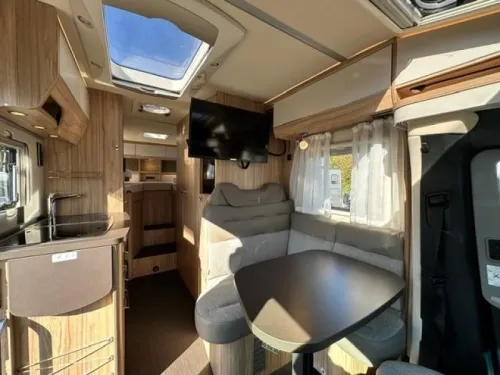 Hymer ML-T 580 -SEPARATE BEDS - AUTOMATIC photo: 8