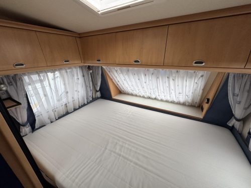 Hobby De luxe Easy 440 SF incl mover en voortent  foto: 2