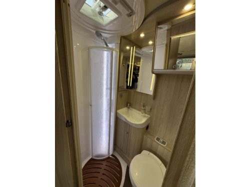Laika Ecovip 309 Single Beds Pop-top roof photo: 14