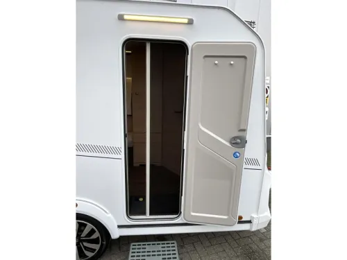 Knaus Yaseo 340 PX COMPACT-FREE MOVER photo: 3