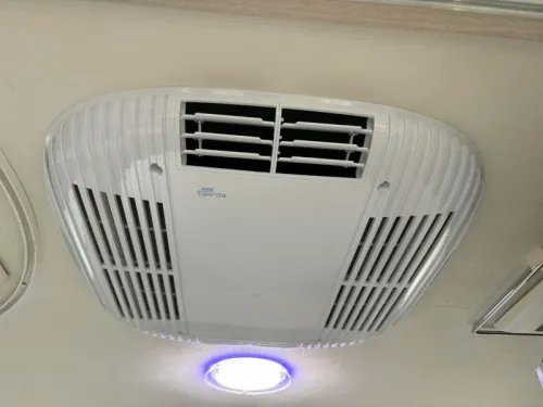 Chausson Flash 718 XLB Special Edition Roof air conditioning photo: 17