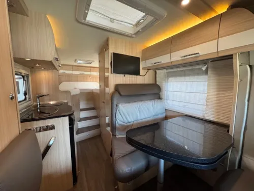 B&uuml;rstner Travel Van Single beds Garage  photo: 10