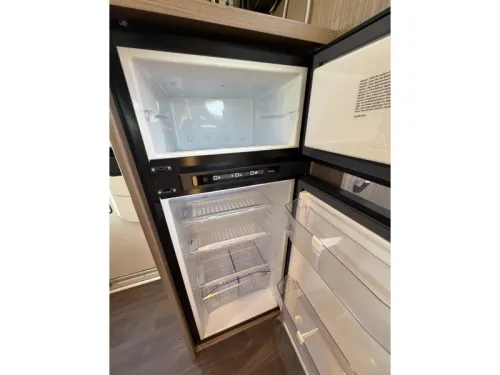 Carado Clever Edition 338 T Lithium, 180HP Heossafe photo: 10