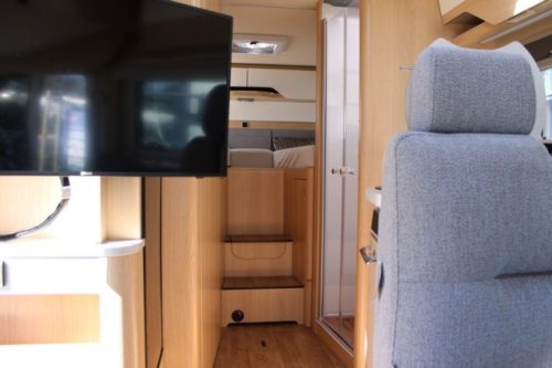 Hymer B MC I 680 &eacute;quip&eacute; d'un puissant Mercedes 9 G Tronic 170 ch AUTOMATIQUE lits jumeaux + lit pavillon (56  photo : 43