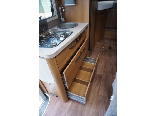 Knaus Van Ti 650 MEG 165pk Platinum + 2x enkele bedden/ 2x Airco/ camera/ Schitterend/ Fietsendrager/ Garantie! foto: 14