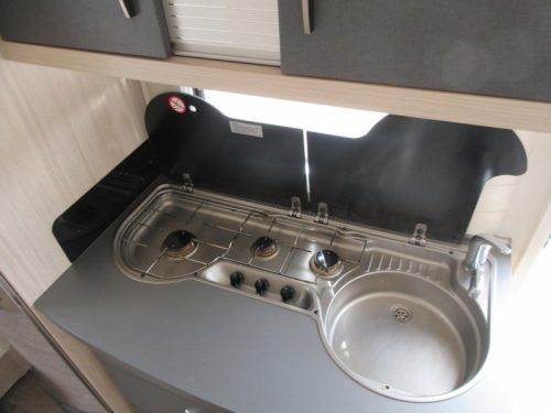 Hobby De Luxe 495 UL WITH FIXED AWNING AND MOVER photo: 7