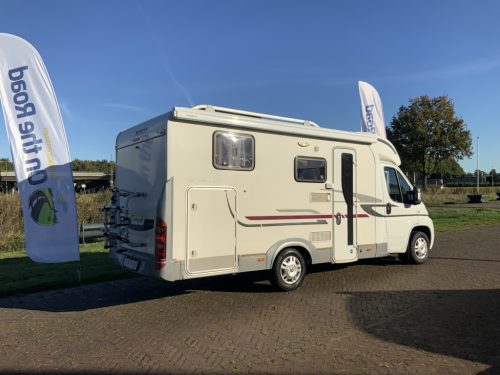 Adria Compact SL 2.3 MultiJ. 130 HP Semi-integrated, Single beds, Year 2010 Camper Centrum On the Road at Noorderringweg 4 in Marum. photo: 25
