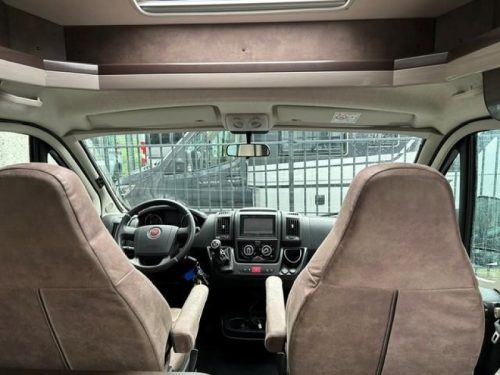 Hobby Optima Premium 65 GQ Queensbed & lift bed photo: 3