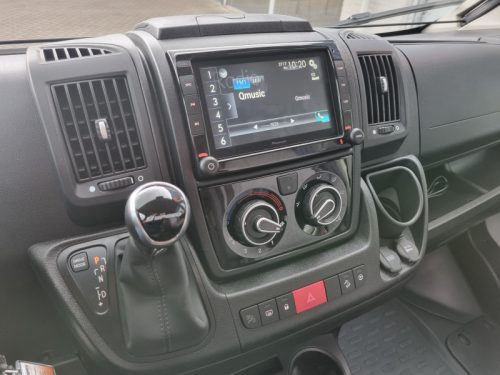 Knaus BoxStar Lifetime 600 ME Camper van Cama transversal foto: 15