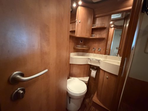 Carthago Chic C-Line T 5.0 QB French bed 5.0 180hp photo: 15