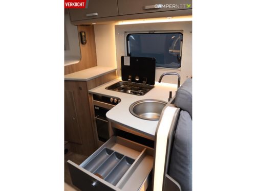 Carado T338 165PS Automatik | BR System | LPG Anlage | L&auml;ngsbetten | Wechselrichter | Lithium | Backofen | Solarpaneele | Bearlock | Editio Foto: 11