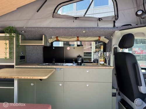 Volkswagen T6 2017 L2H1 Nevada two-tone neu ausgebaut! Foto: 15