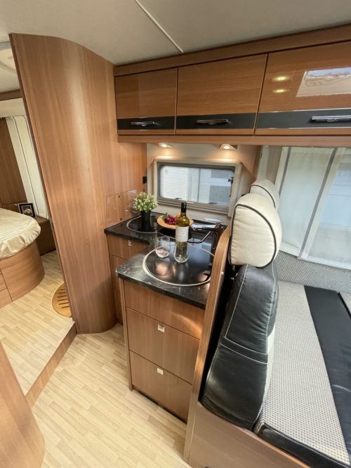 LMC Cruiser T 722 QUEENSBED+RONDZIT LEVELSYSTEEM AUTOMAAT photo: 5