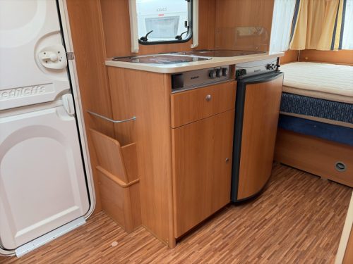 Dethleffs Summer Edition 430 DB Mover/Awning/Bike rack photo: 4