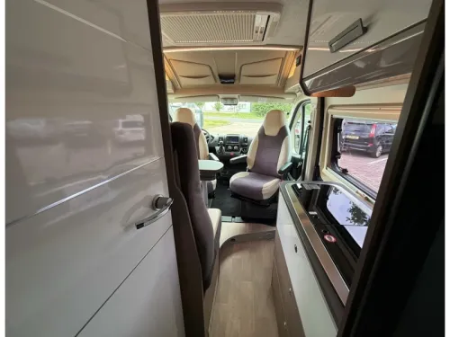 Chausson V697 VIP 9T Automatic single beds  photo: 9
