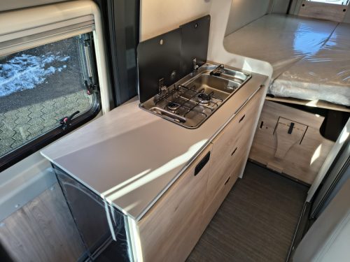 Dethleffs Globetrail 640 ES - automaat - slaapdak  foto: 9