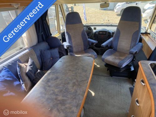 Hymer B644 A-class automatic, C1 driving license photo: 8