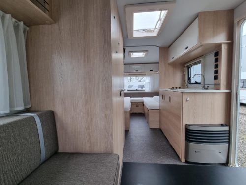 Adria Aviva 492 LU Mover and Unico awning photo: 8