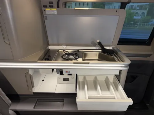 Volkswagen California Ocean 1.5 eHybrid 4Motion Van conversion DSG automatic photo: 10