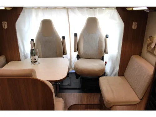 Carado T 449 Queensbed Pop-top roof  photo: 13