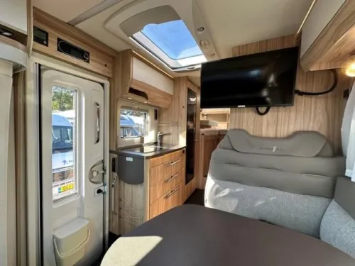 Hymer ML-T 580 -SEPARATE BEDS - AUTOMATIC photo: 9