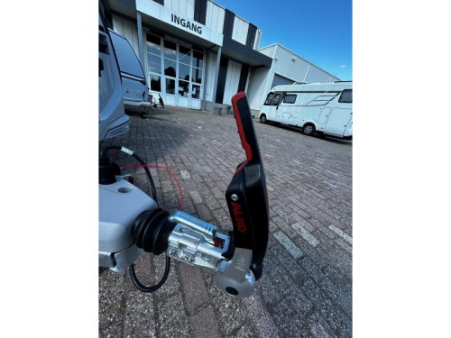 Knaus Sudwind Black Selection 450 FU Temporary Special Offer Package photo: 17