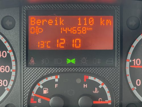 Sunlight Capron Libert&eacute; VIP 690 VIP FRENCH BED+PULL-DOWN BED ROOF AIRCO photo: 13