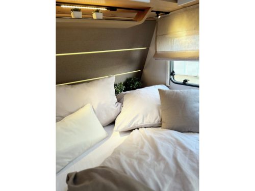 LMC Style 440 D model 2027, French bed photo: 29